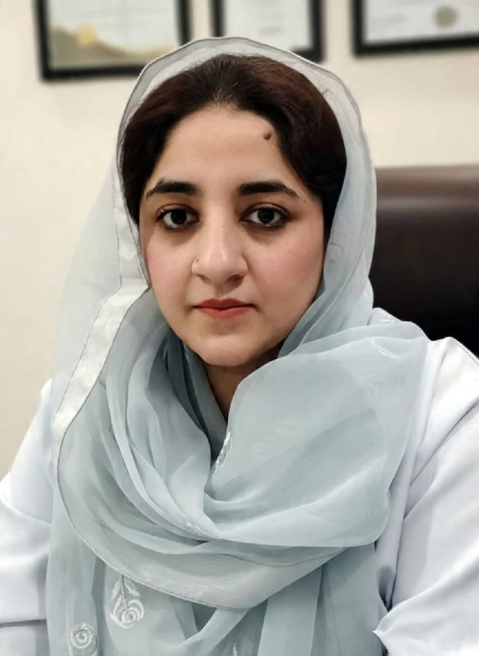 dr-fareeha-shabeer-best-female-dentist dr fareeha shabeer - best female dentist in lahore